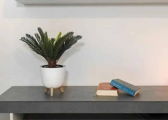 Centre - 5min From Bgy Airport, Wifi, Ac