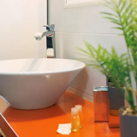 Centre - 5min From Bgy Airport, Wifi, Ac Lägenhet *