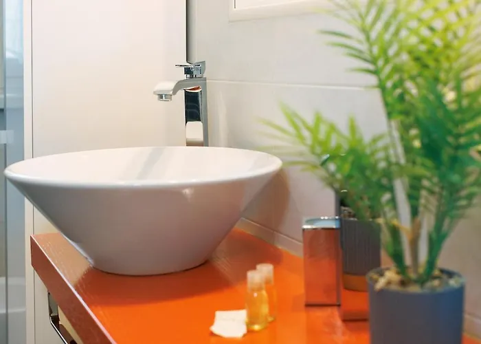 Centre - 5min From Bgy Airport, Wifi, Ac Apartmán *